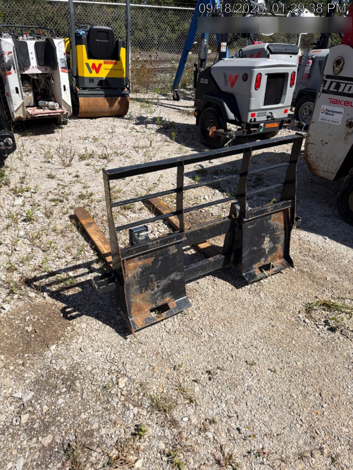 2025 ARROW MATERIAL HANDLING 48" Pallet Forks - Arrow