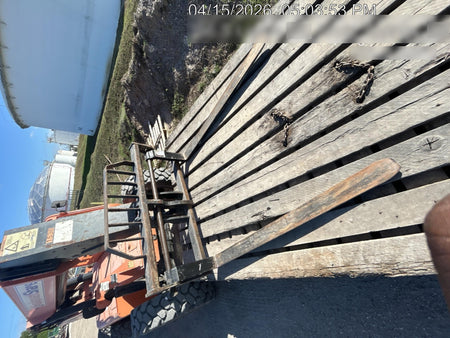 2016 JLG 8042