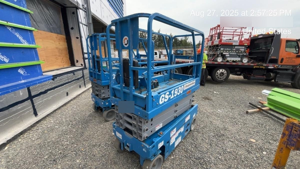 2019 Genie GS-1930 Half Height Swing Gate, 800W Inverter