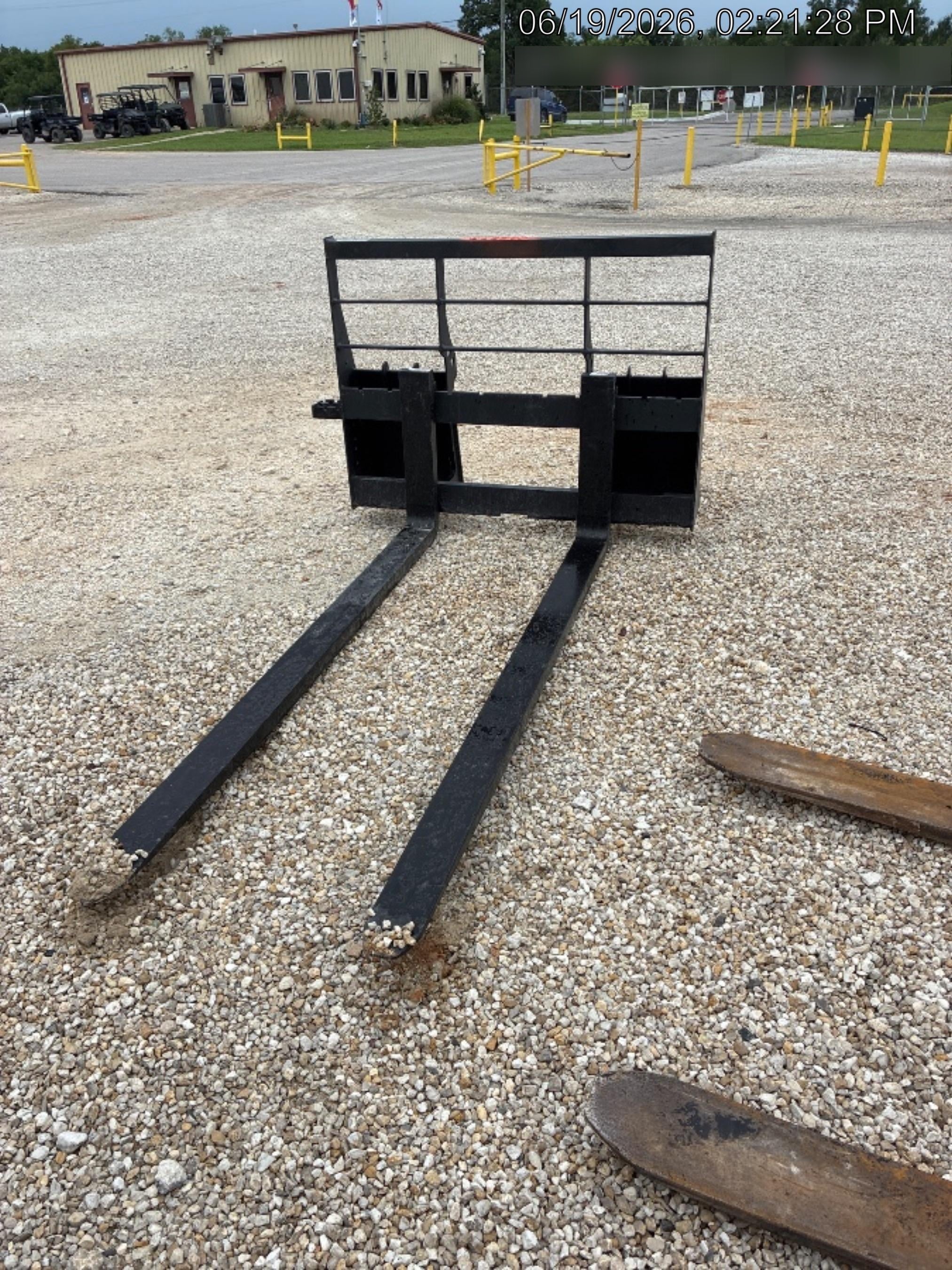 2026 ARROW MATERIAL HANDLING 48" Pallet Forks - Arrow