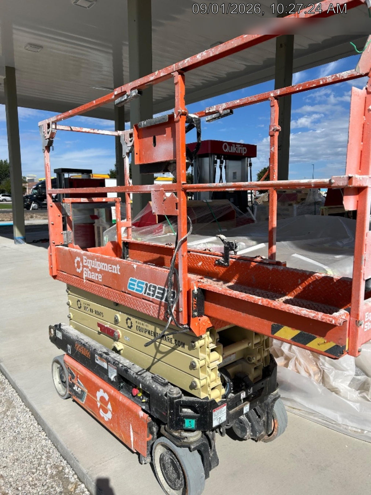 2022 JLG ES1932