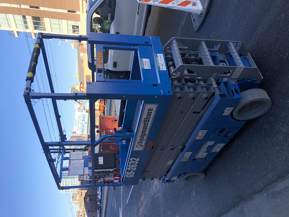 2020 Genie GS-2632 Solid NM Tires, Folding Rails with Half-Height Swing Gate, Beacon