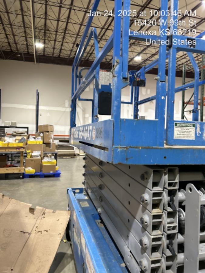 2016 Genie GS-4047 40' Electric Scissor Lift w/Outriggers