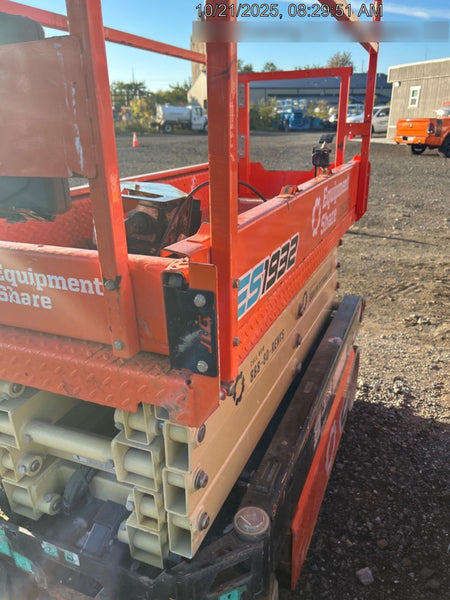 2022 JLG ES1932
