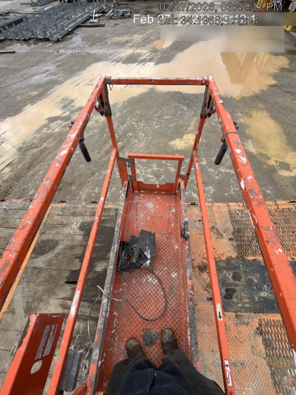 2023 JLG ES1932
