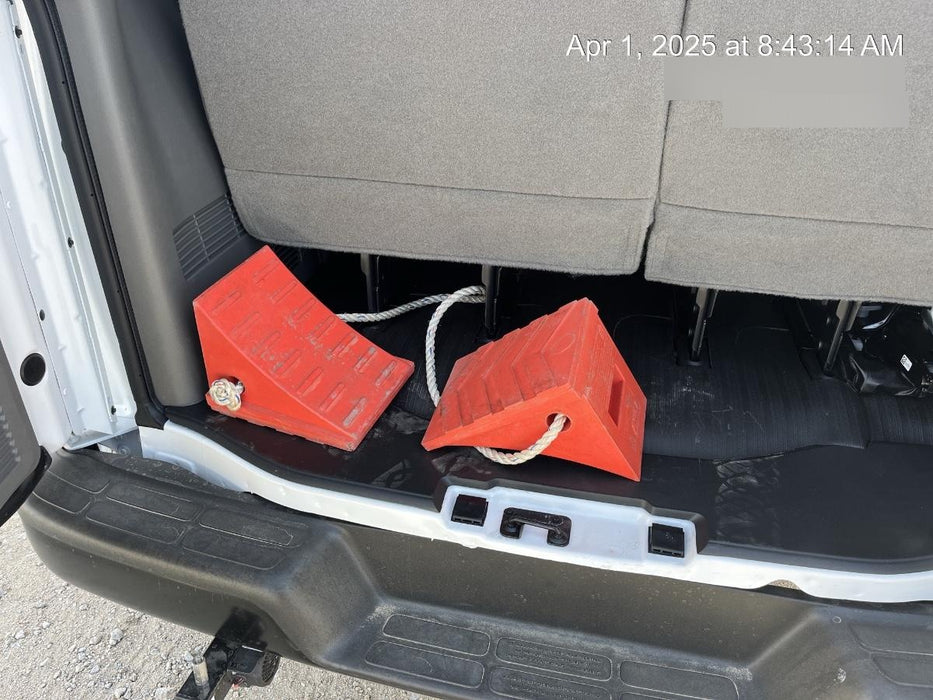 2025 CHEVROLET Express Van - Rental