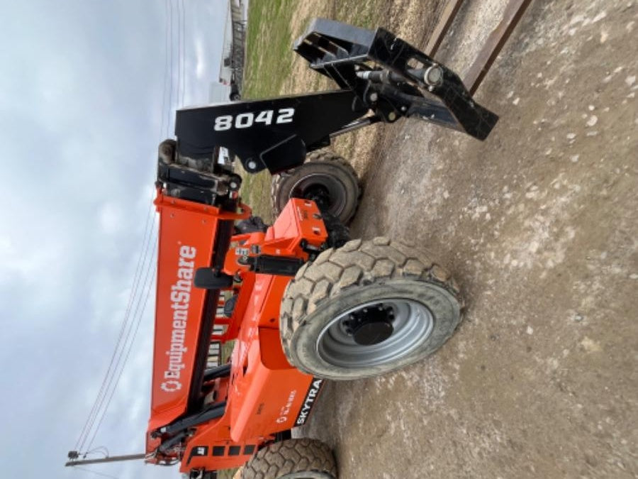 2022 SKYTRAK 8042