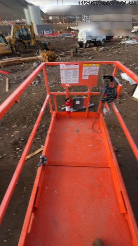 2025 JLG ES3246