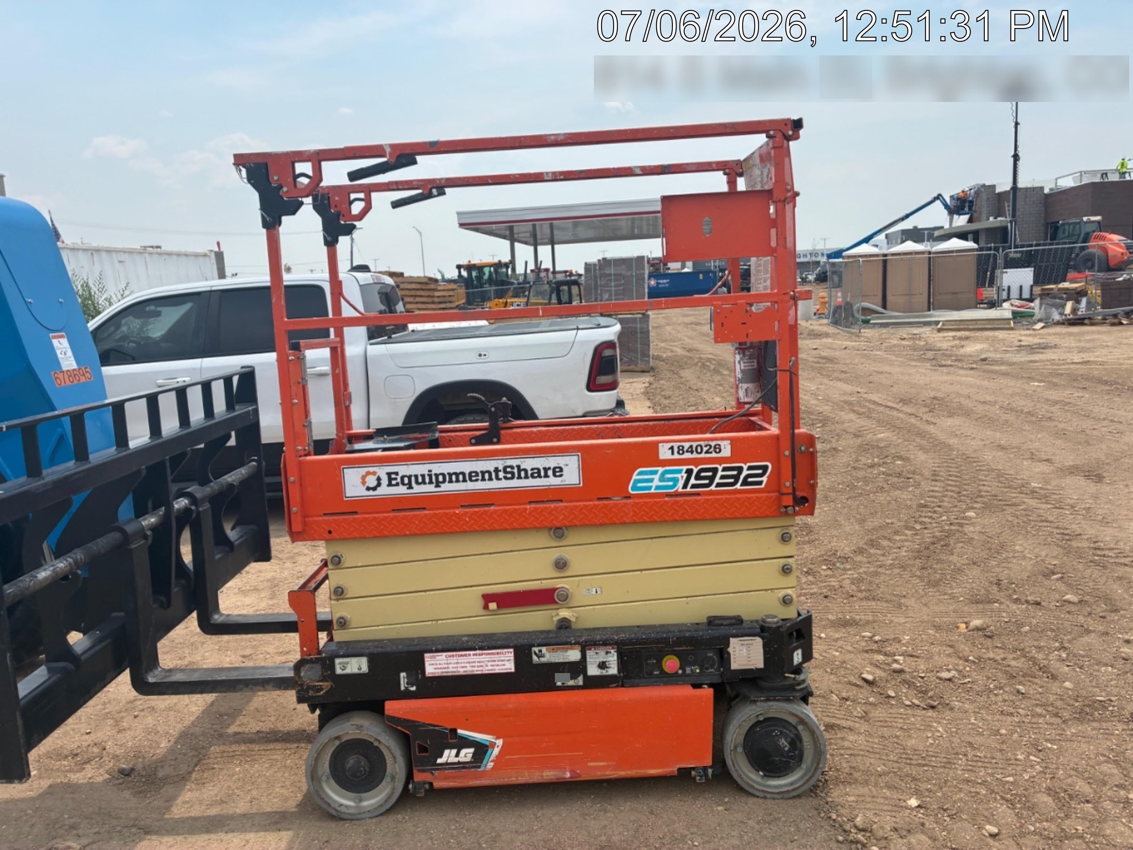 2021 JLG ES1932