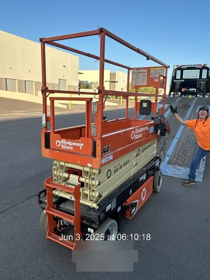 2022 JLG ES2632