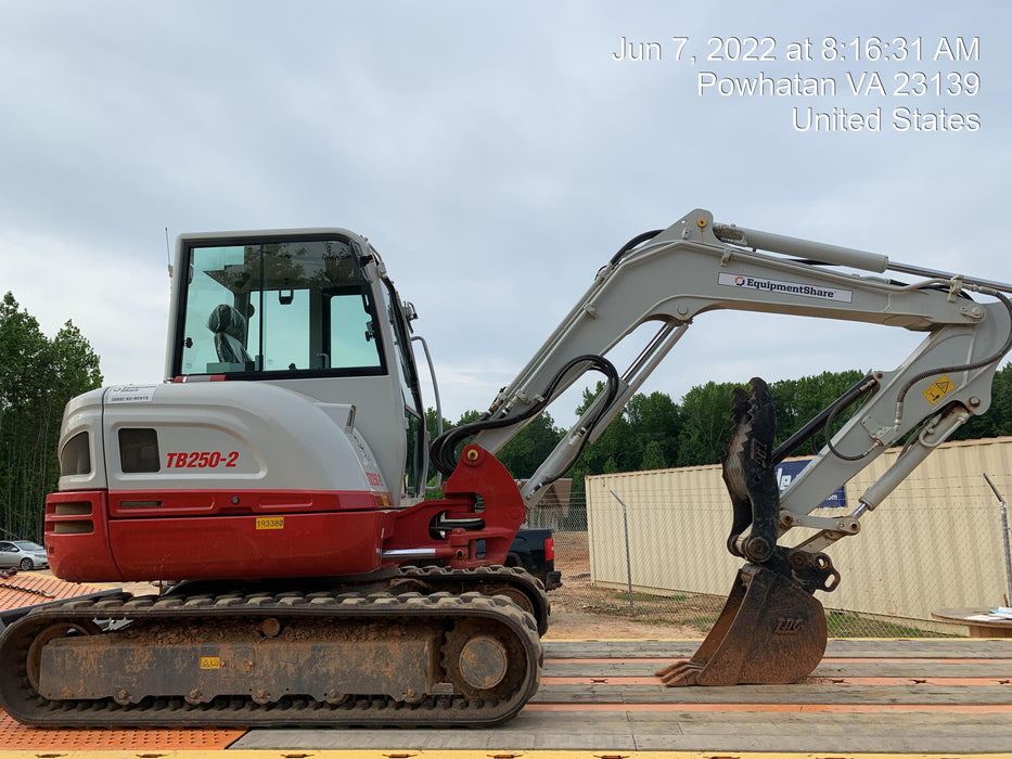 2021 TAKEUCHI TB250-2C