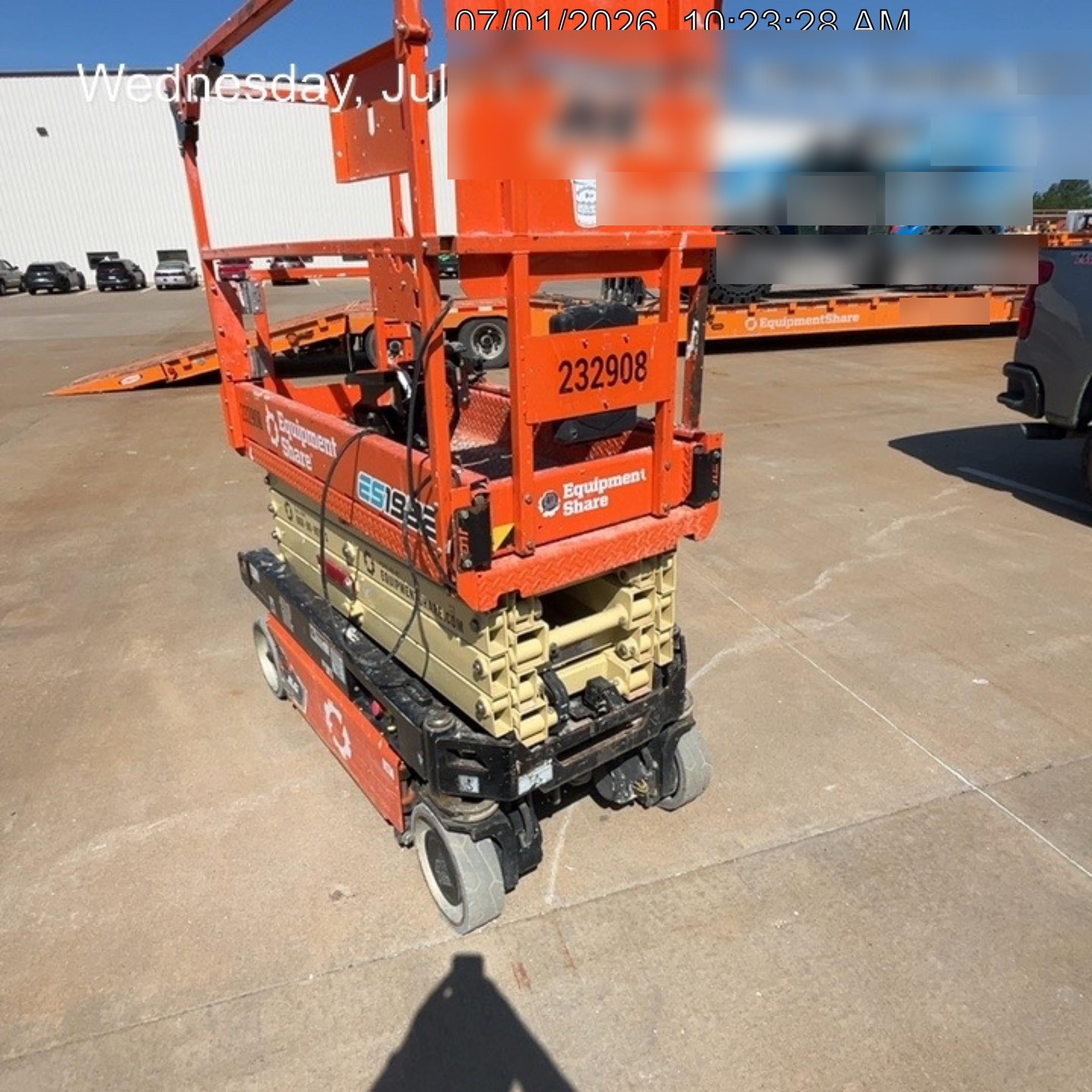 2022 JLG ES1932