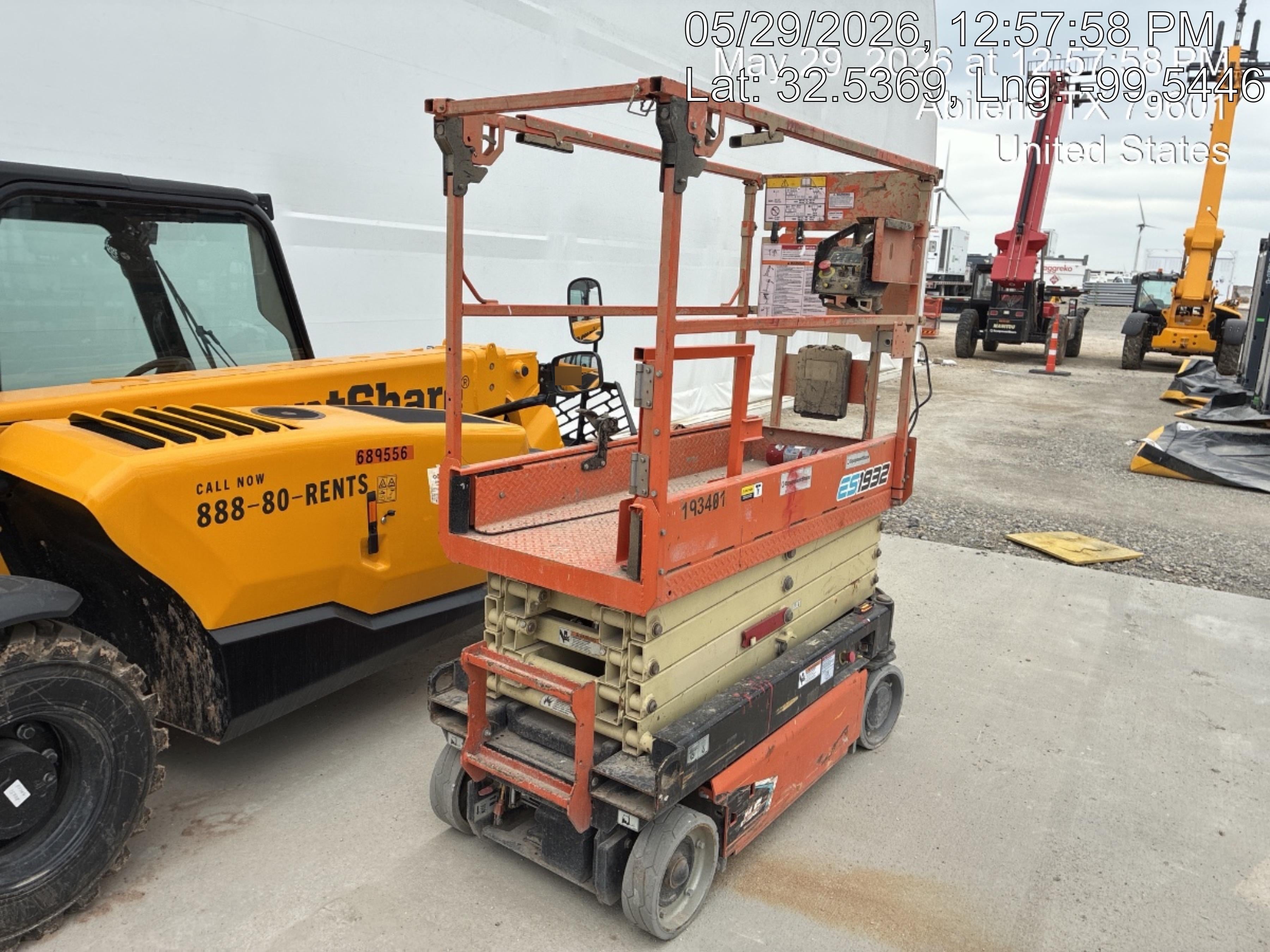 2021 JLG ES1932