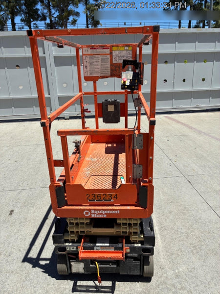 2022 JLG ES1330L