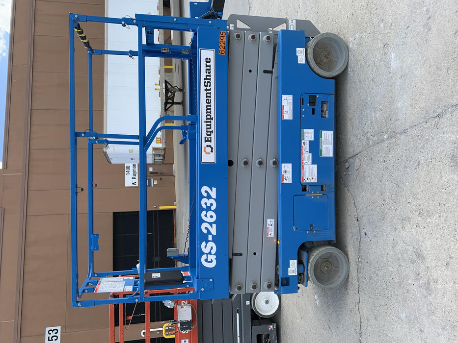 2020 Genie GS-2632 Solid Non Marking Tires, Folding Rails with half-height swing gate , Beacon