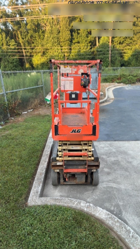 2023 JLG ES1932