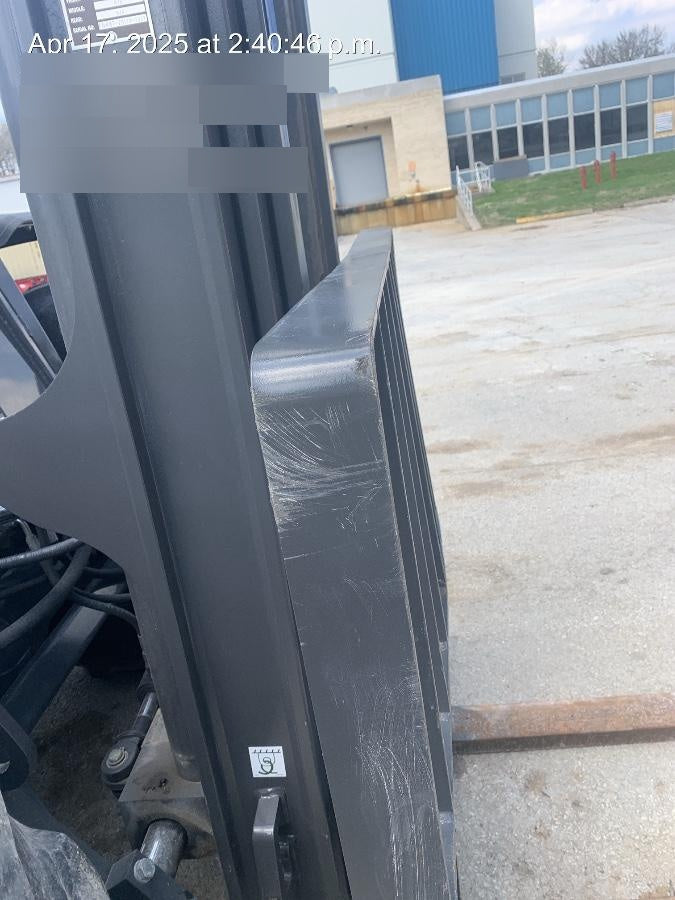 2023 CASE 588H