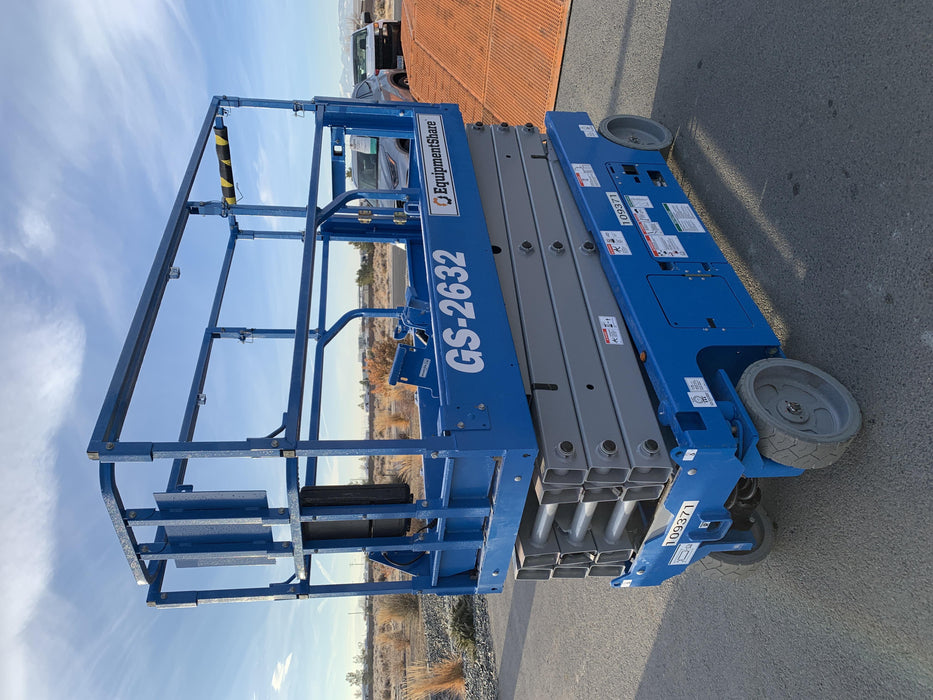 2020 Genie GS-2632 Solid NM Tires, Folding Rails with Half-Height Swing Gate, Beacon, 800W Invertor