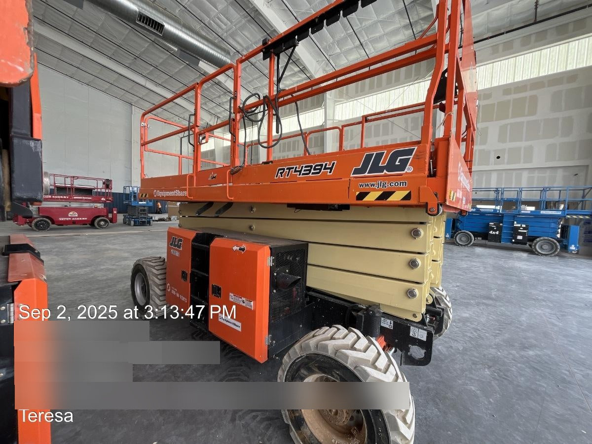 2022 JLG RT4394
