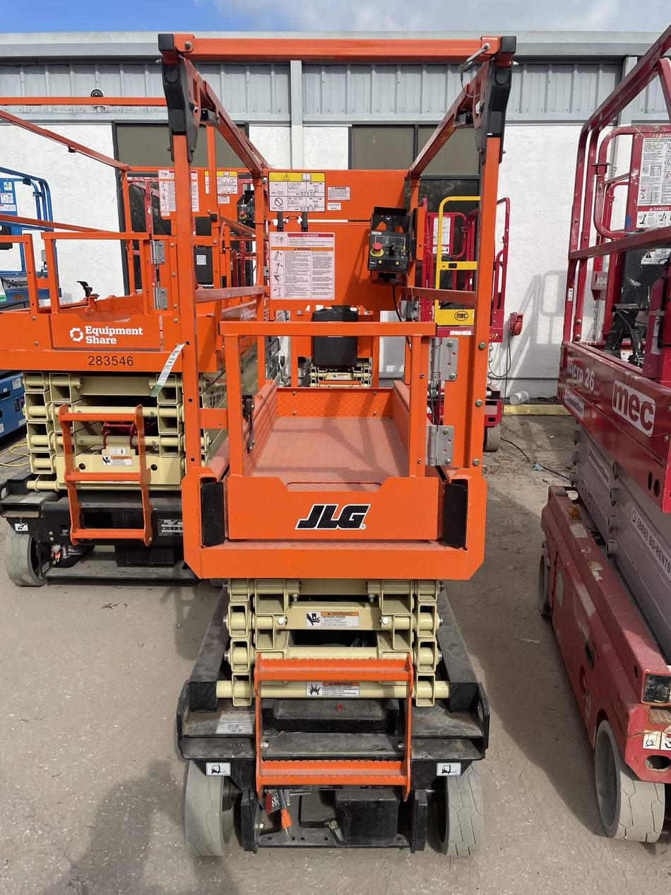 2023 JLG ES1932
