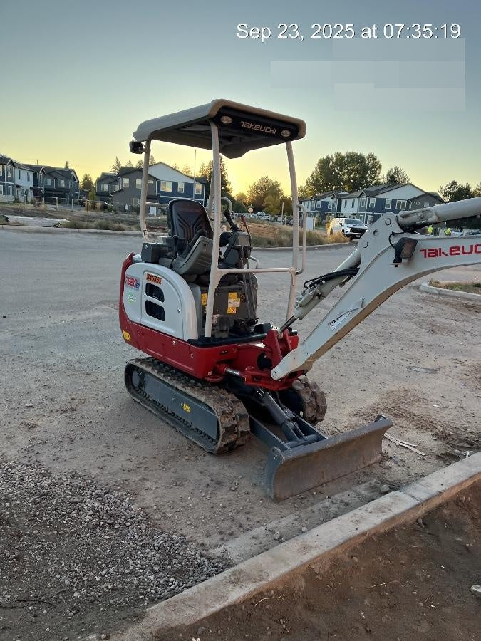 2023 TAKEUCHI TB20e