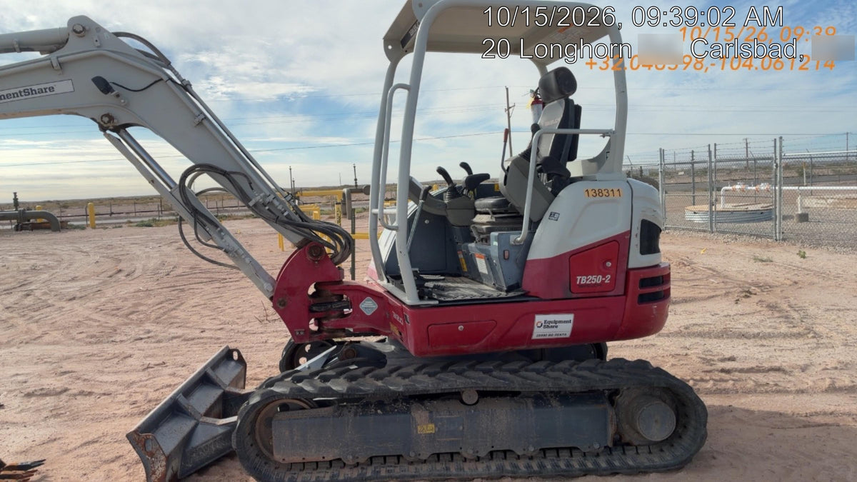 2021 TAKEUCHI TB250-2
