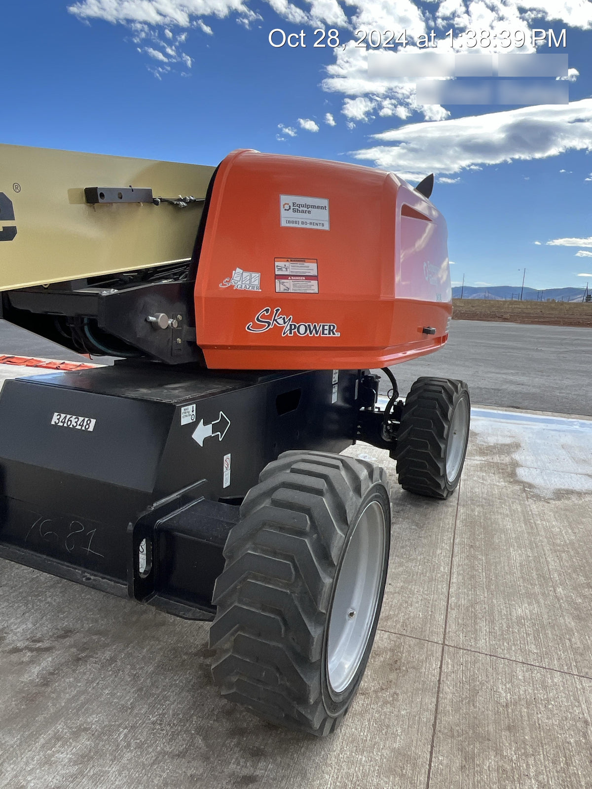 2023 JLG 600S