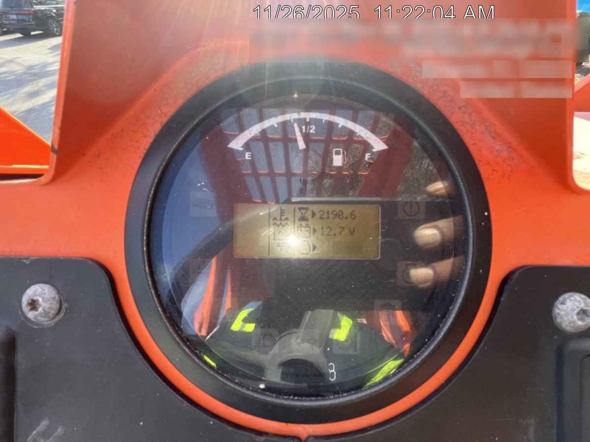 2021 JLG 8042