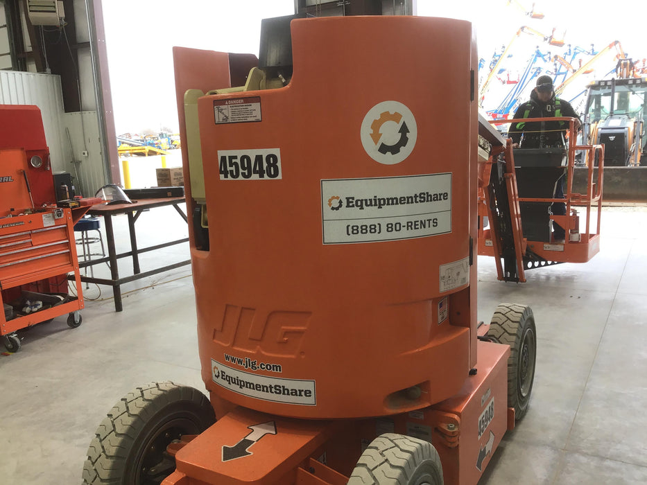 2019 JLG E300AJP
