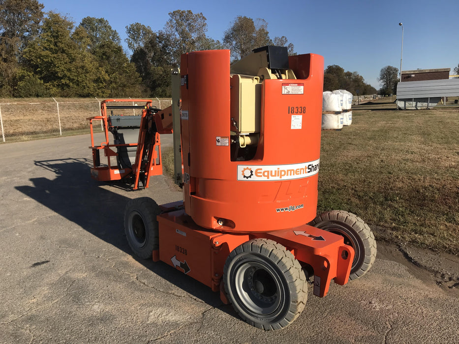 2019 JLG E300AJP