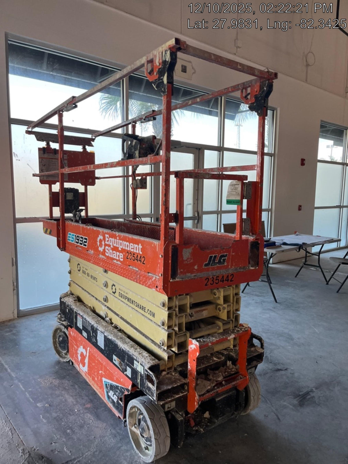 2022 JLG ES1932