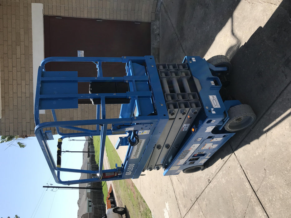 2019 Genie GS-1930 Fixed rails with chain Entry