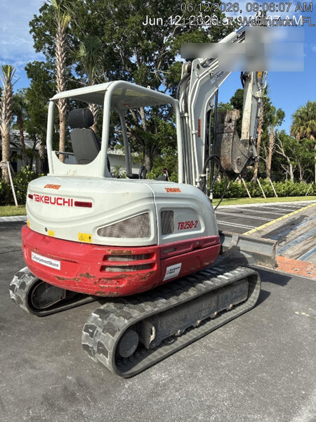 2023 TAKEUCHI TB250-2R