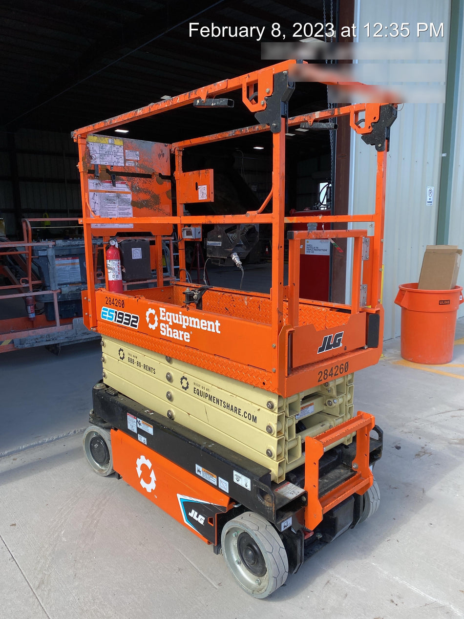 2022 JLG ES1932