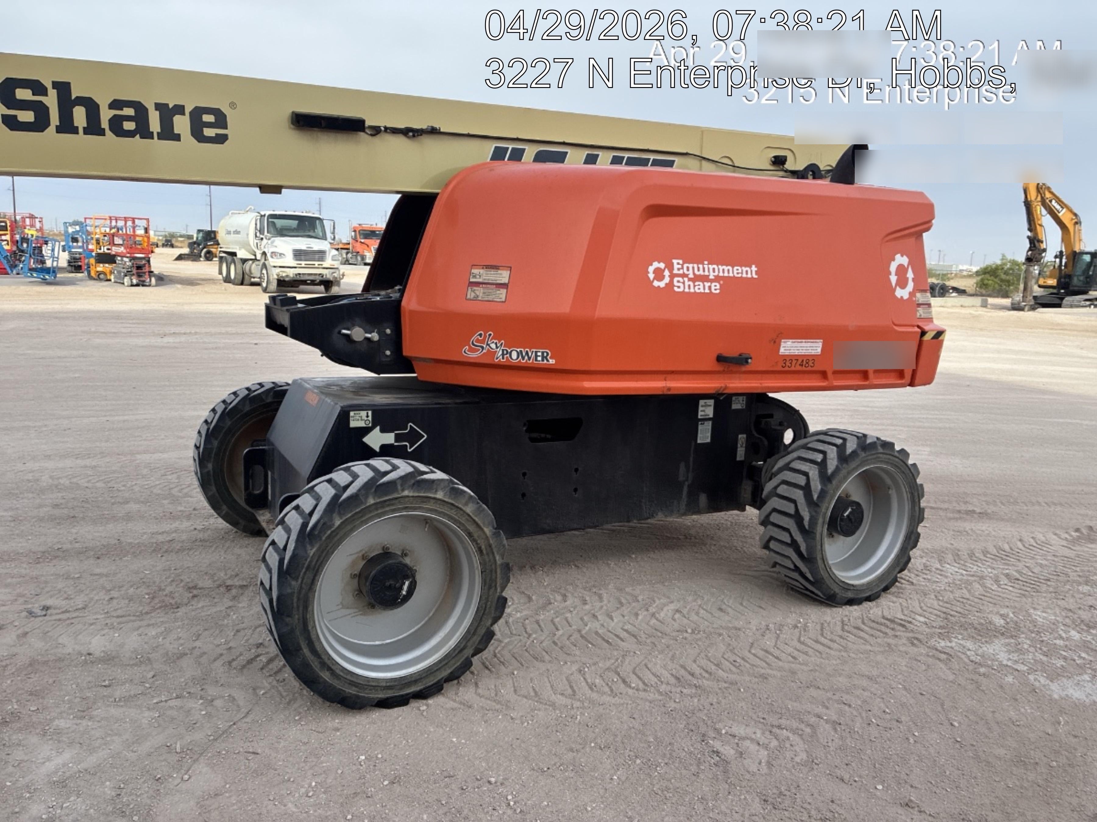 2023 JLG 660SJ