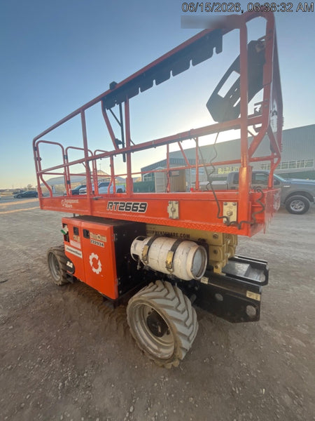 2022 JLG RT2669