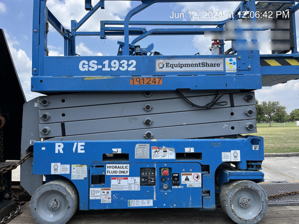 2021 GENIE GS-1932