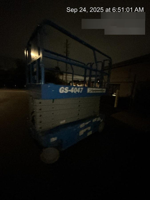 2019 Genie GS-4047 Folding rails with half height swing gate