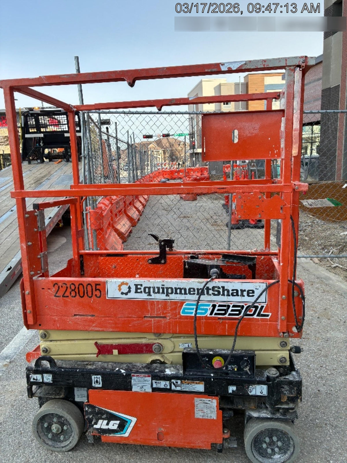 2022 JLG ES1330L