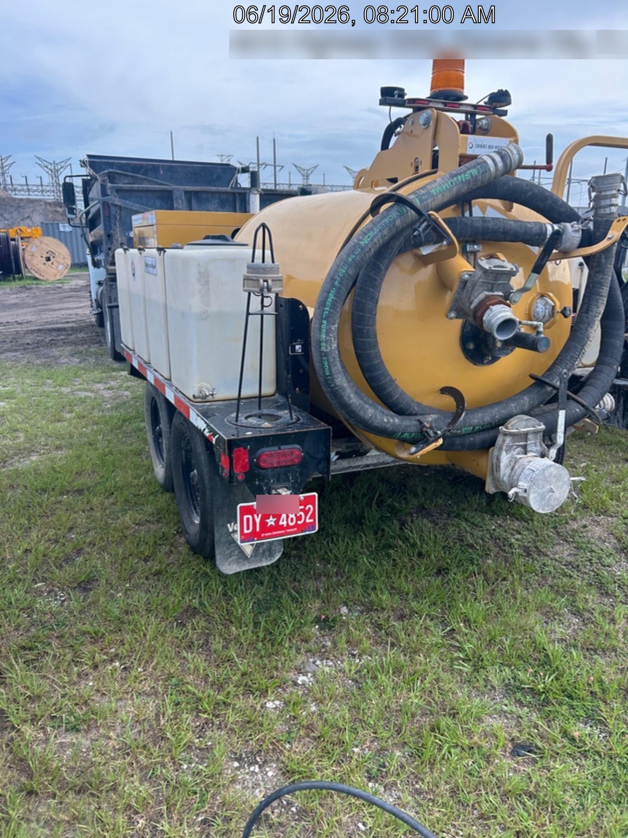 2023 Vac-Tron LP573XDT T4 Koehler Diesel Engine, 500 Gallon Debris Tank, x2 100 Gallon Water Tanks