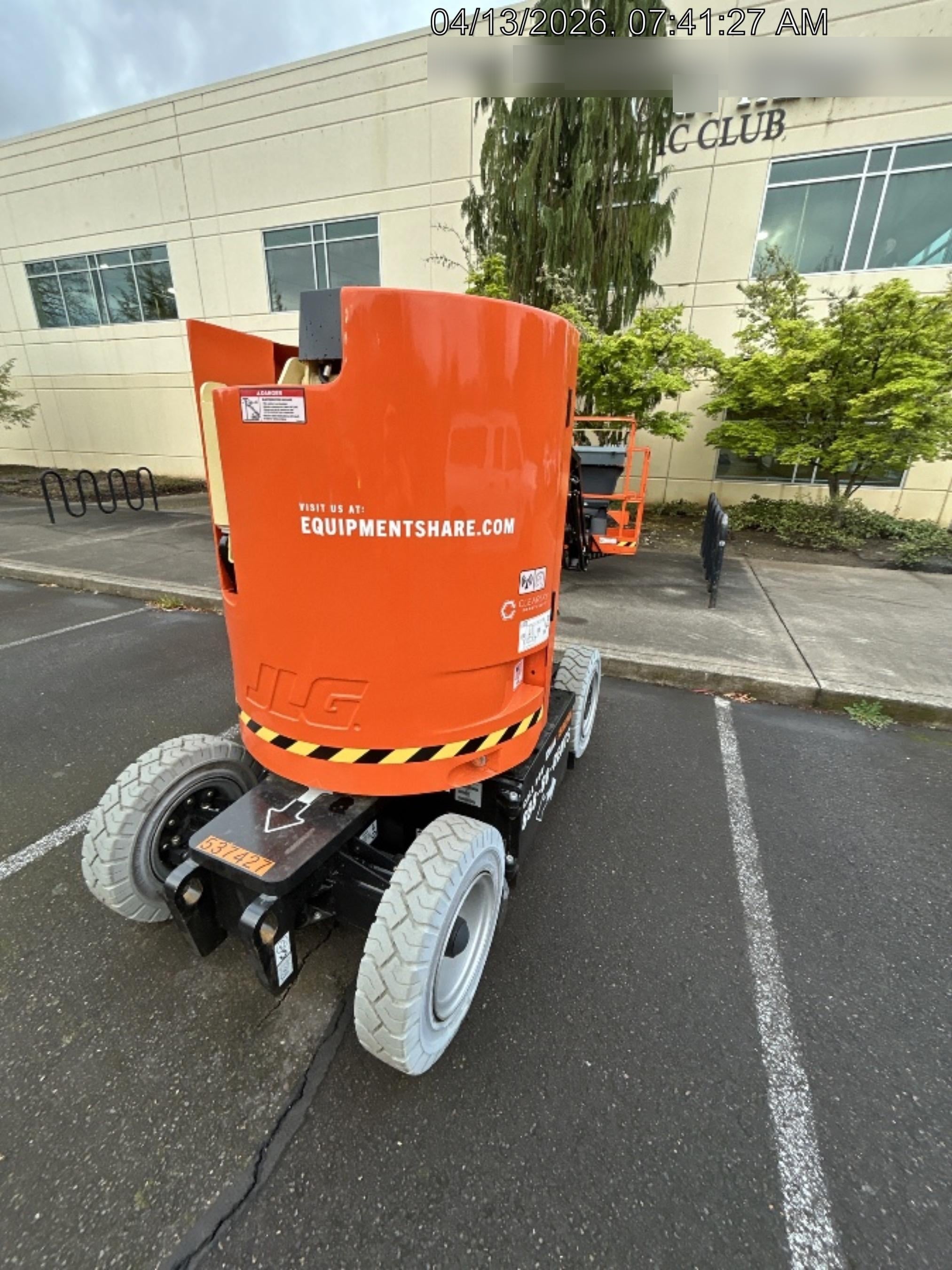 2025 JLG E300AJP