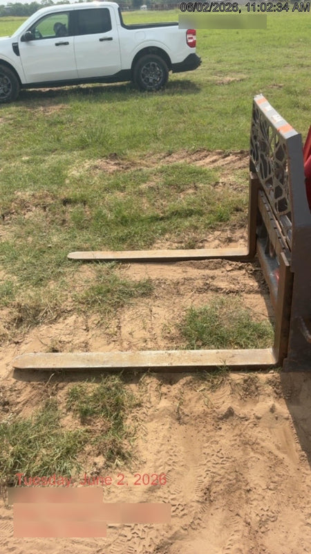 2020 EMKAY 48" Pallet Forks - Emkay