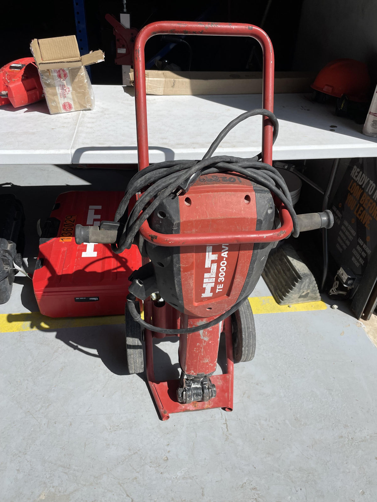 2020 HILTI TE 3000-AVR