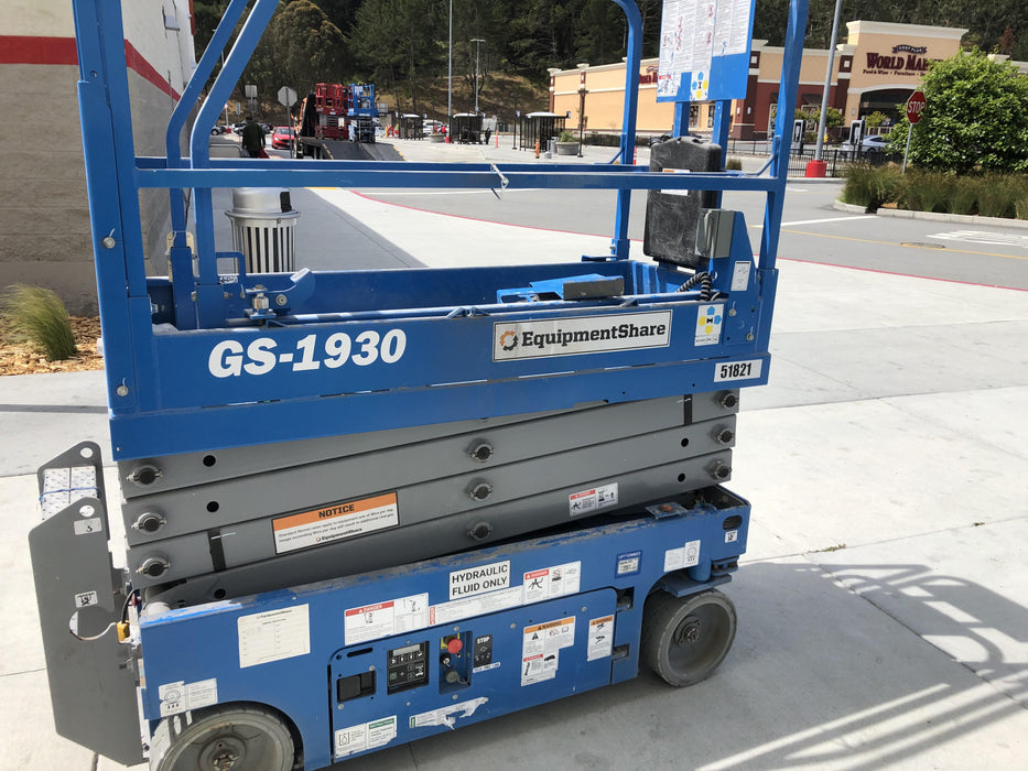 2019 Genie GS-1930 Half Height Swing Gate, 800W Inverter