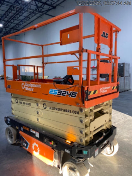 2022 JLG ES3246
