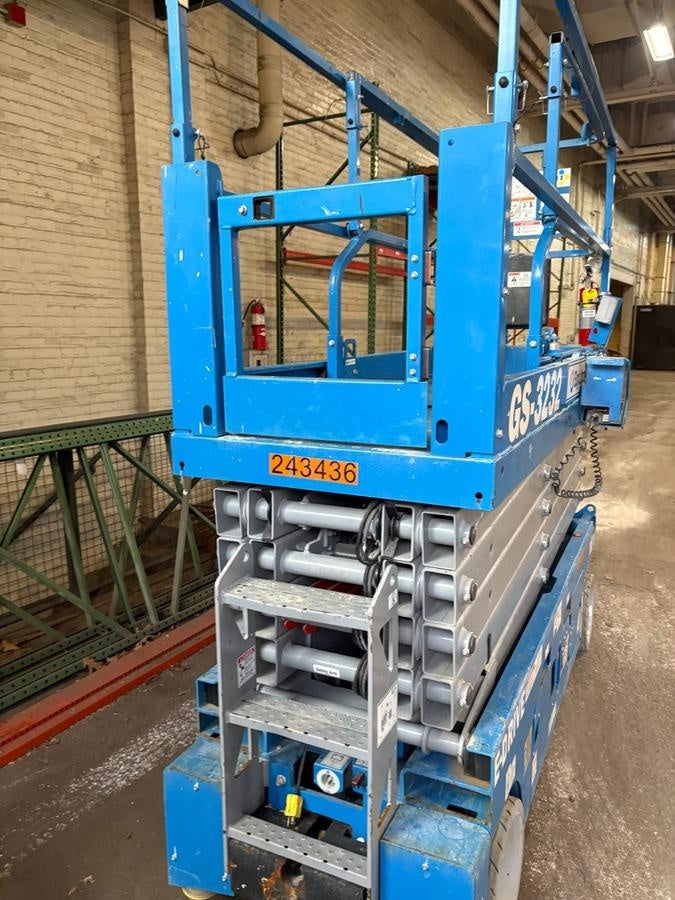 2022 GENIE GS-3232