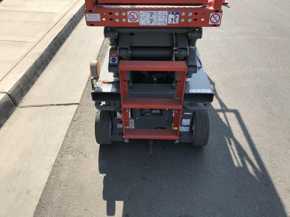 2020 Skyjack SJIII-3219 Solid NM Tires, Half height spring hinged entry gate, Dual Beacons, 800W Inverter