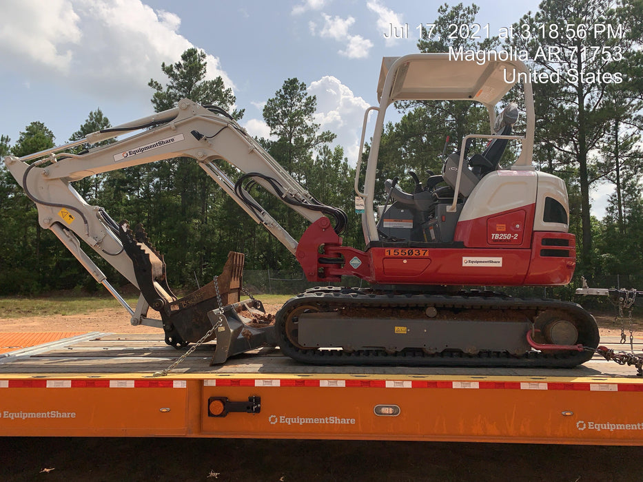 2021 TAKEUCHI TB250-2