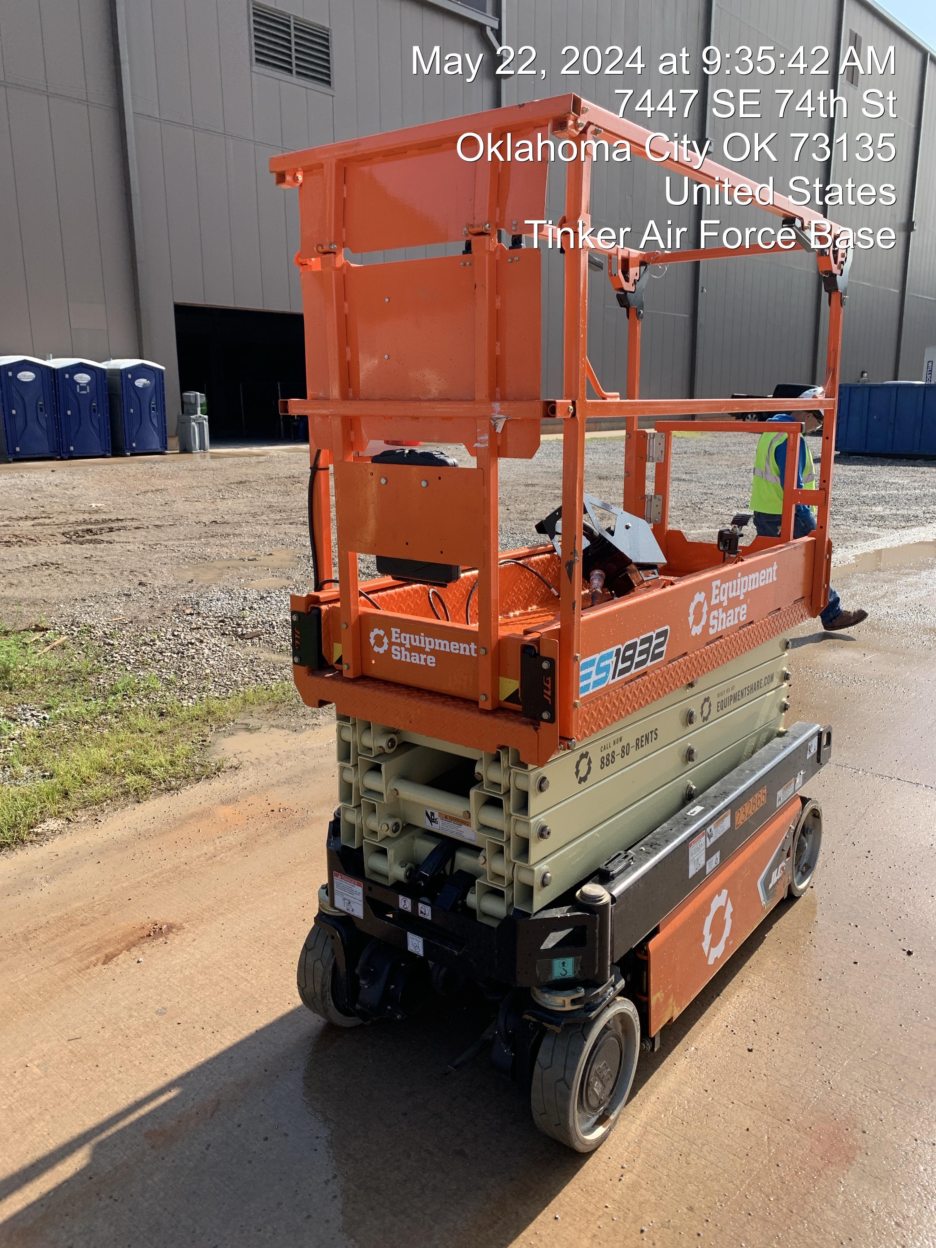 2022 JLG ES1932