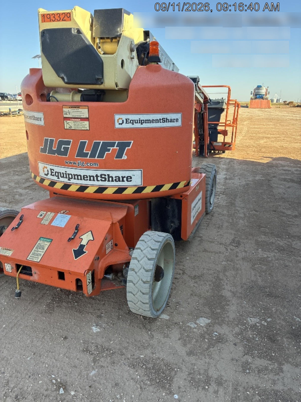 2021 JLG E400AJP Narrow